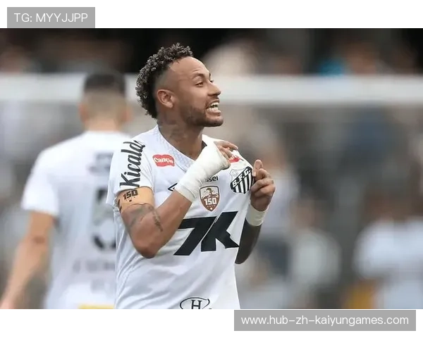 内马尔与友人夜跑路过社区医院探望病人，善举被赞扬